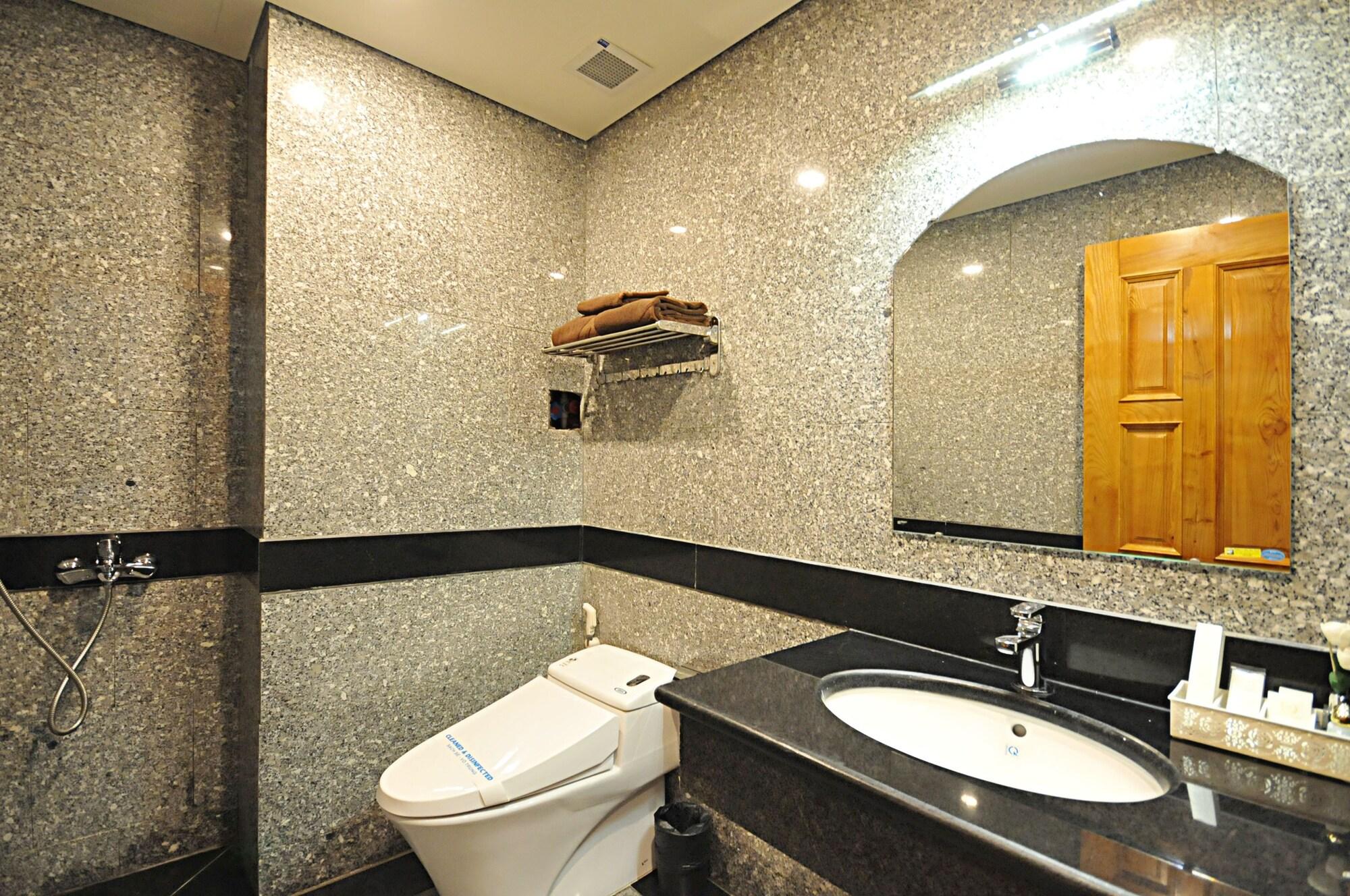 Twins Hotel مدينة هوشي منه المظهر الخارجي الصورة