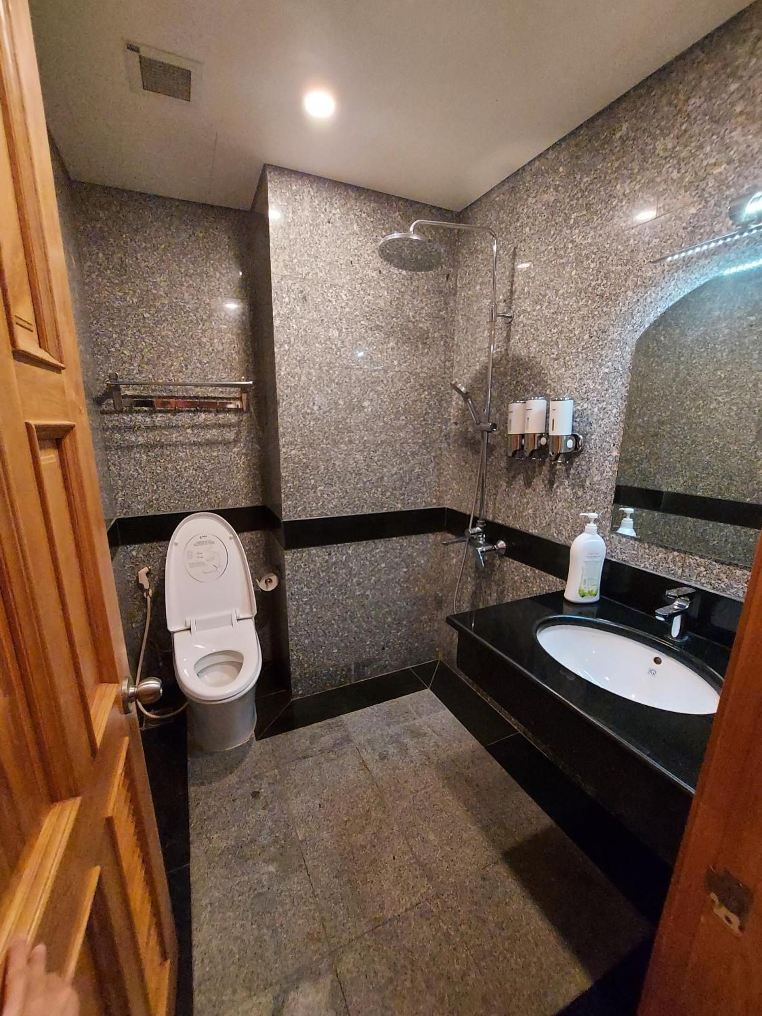 Twins Hotel مدينة هوشي منه المظهر الخارجي الصورة